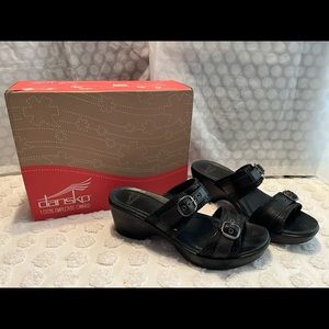 Dansko New in Box Black Size 38 Jessie Sandles